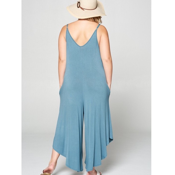 Wide Leg Jumpsuit - Picture 3 of 4